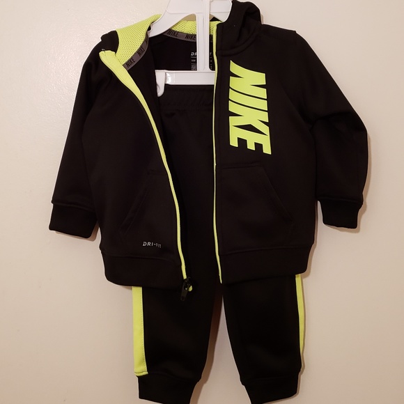 💥Nike Dri-Fit Sweatshirt/Pants Set  Size 18M - Picture 4 of 5